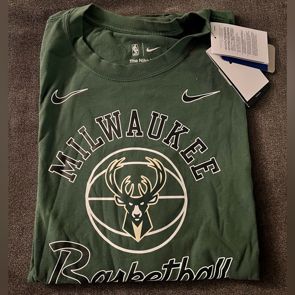 Milwaukee Bucks long sleeve